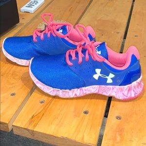 Girls Under Armour shoes